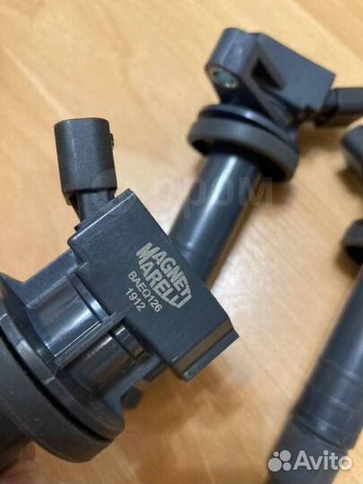 Катушки зажигания новые 4 шт Magneti Marelli