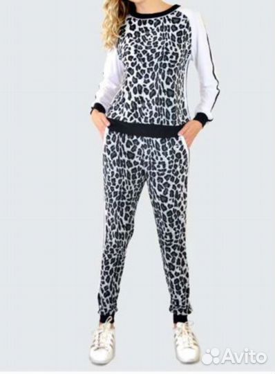 Спортивный костюм женский