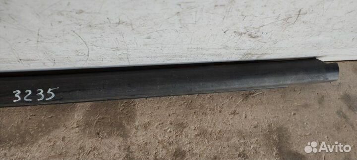 Молдинг стекла Nissan Note E11 2006-2013