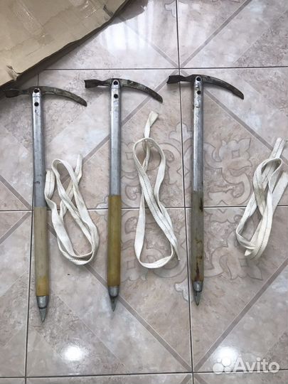 Ледоруб альпинистский