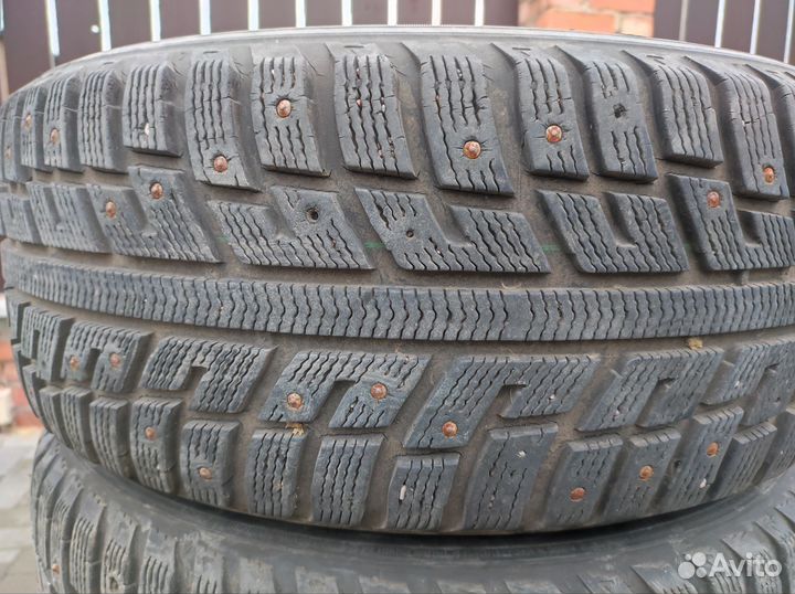 Kumho I'Zen KW22 215/55 R16