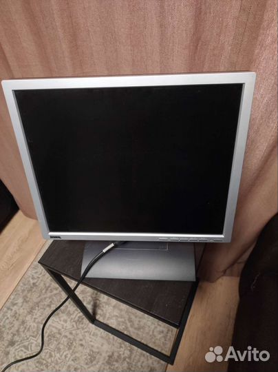 Монитор TFT 19