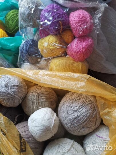 Мешок ниток для вязания