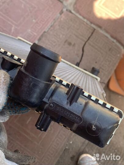 Радиатор охлаждения на volkswagen,audi, skoda