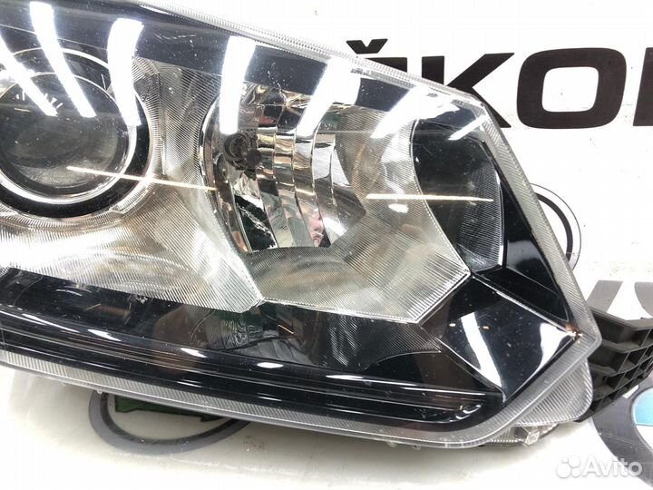 Фара правая Skoda Yeti