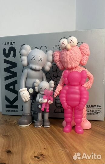 Фигуры Kaws Family