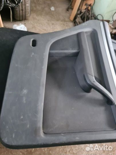 Обшивка двери задняя Volkswagen Touran 1 2004