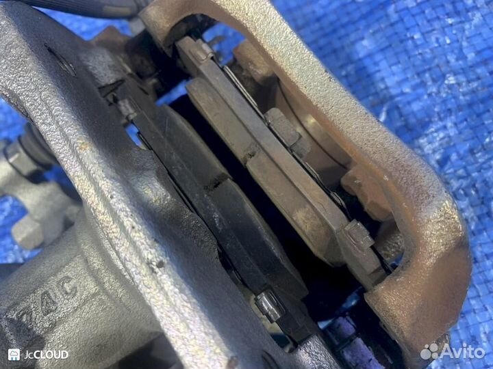 Тормозные колодки на toyota C-HR ZYX10 2zrfxe