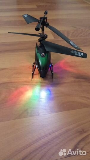 Вертолет на радиоуправлении WL Toys V398