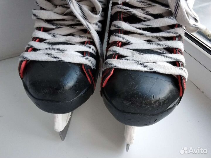 Хоккейные коньки р-р 36