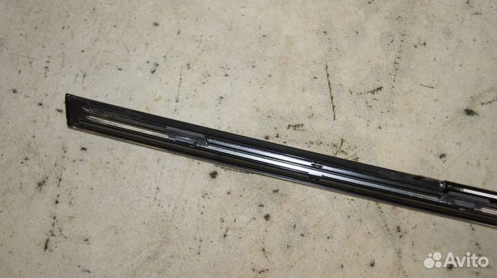 Накладка верх на дверь RR BMW 520i F11