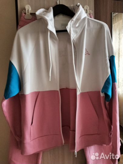 Спортивный костюм женский