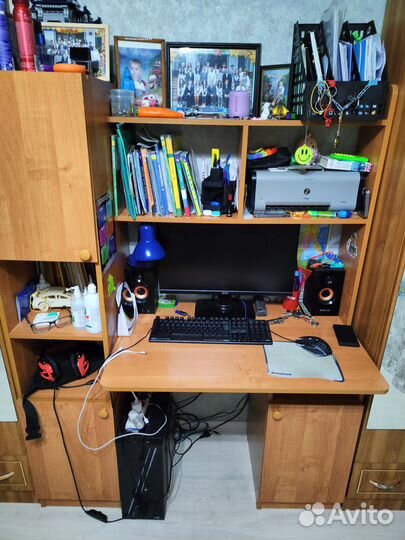 Детский письменный стол