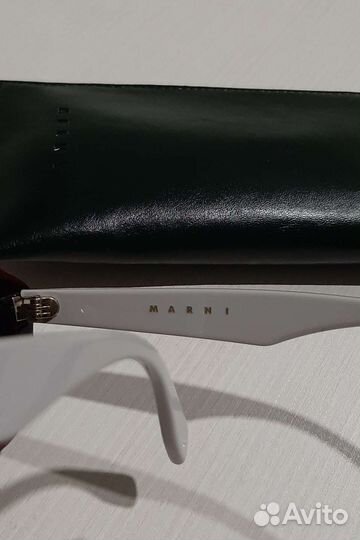 Солнцезащитные очки женские Marni