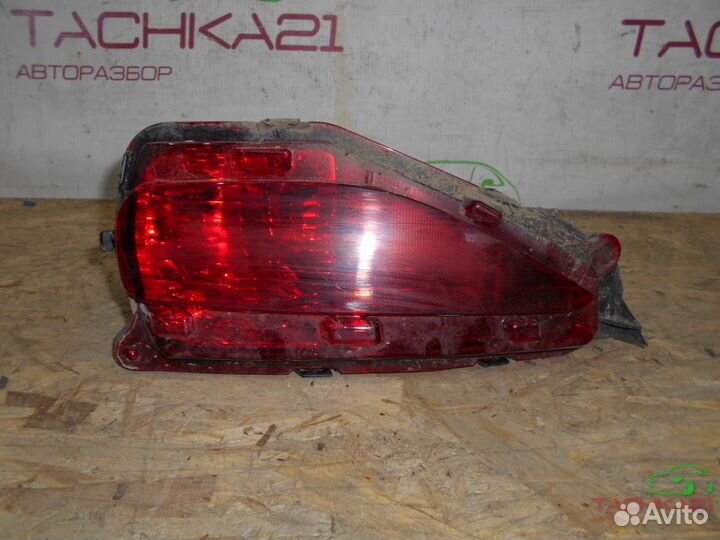 Противотуманный фонарь правый Toyota Fortuner 2