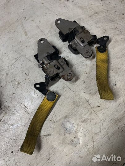 Замки складывания задних сидений Honda Accord 5