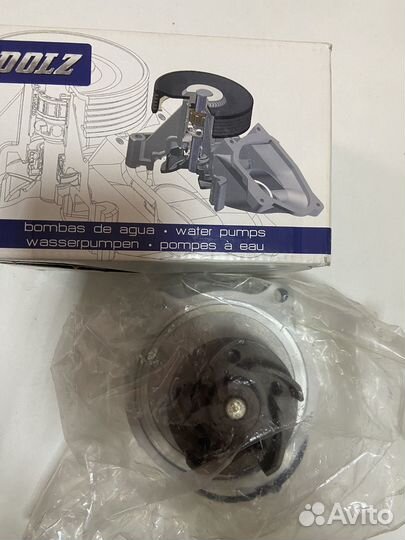 Помпа водяная Audi 100 IV 90, A6 94