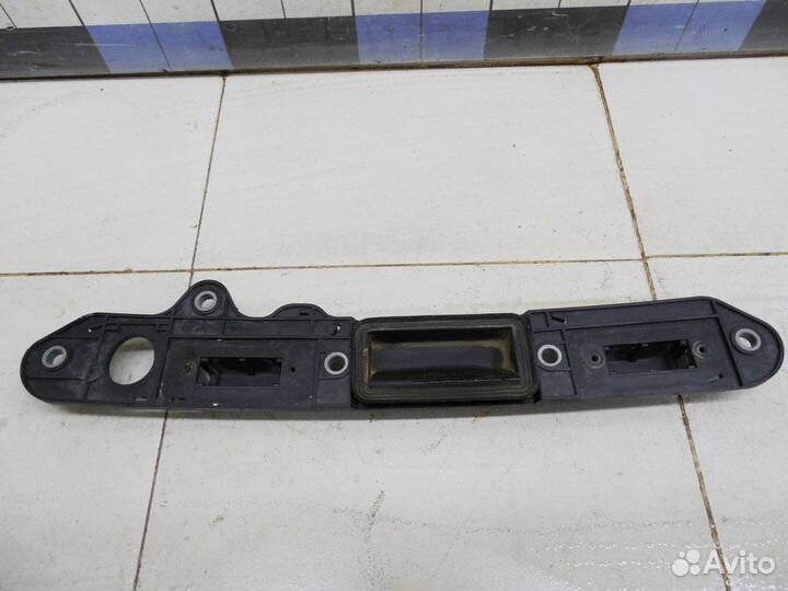 Ручка открывания багажника Touran 2003-2010