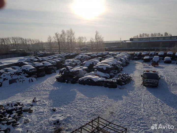 06D117021C Радиатор масляный Audi Ауди A4 B7