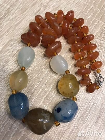 Бусы из натуральных камней