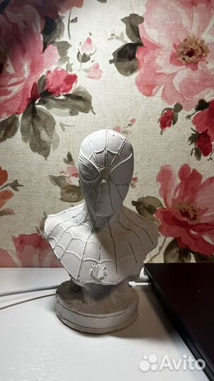Бюст Человека паука гипсовая фигура