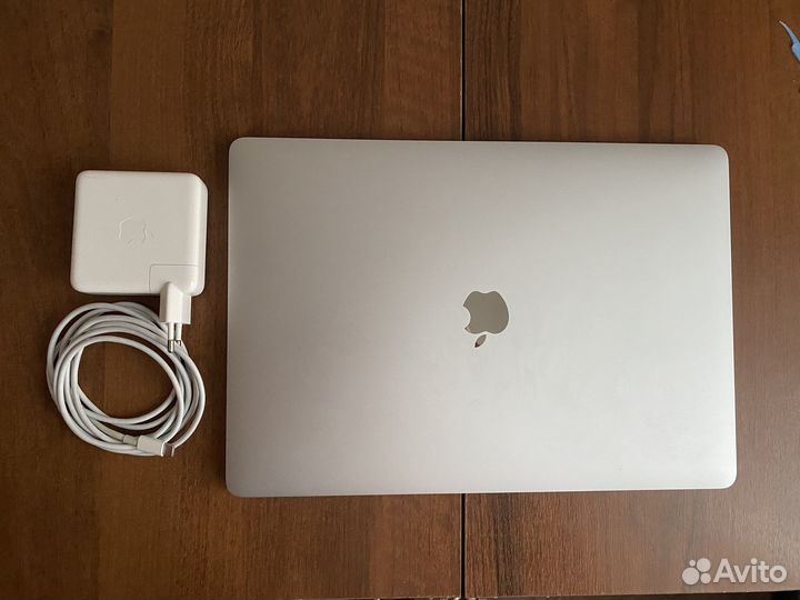 Apple MacBook Pro 15 2019 i7 16g