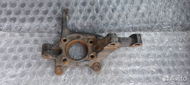 Кулак поворотный левый Kia K5 с дефектом