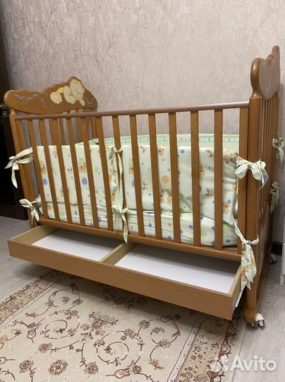 Детская кроватка 4500, все принадлежности даром