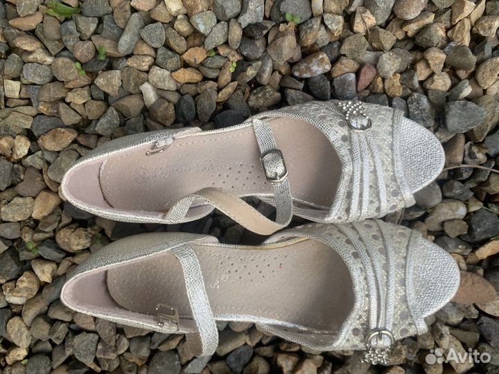 Туфли для девочки