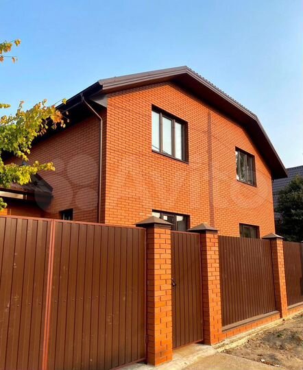 Дом 194 м² на участке 6,5 сот.