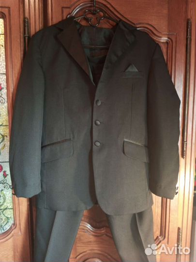 Пиджаки и костюмы.Рубашки 12-14 лет