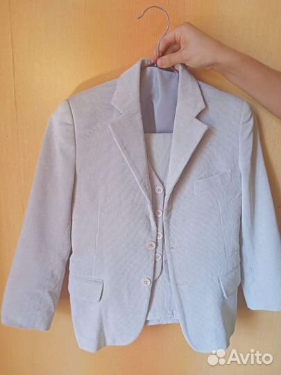 Костюм тройка