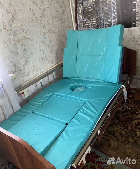 Медицинская кровать на колесах бу