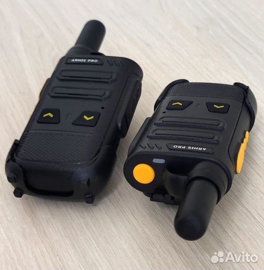 Рация-радиостанция в комплекте с наушниками