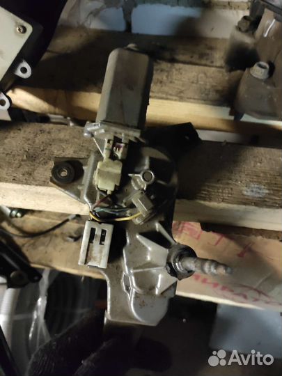 Моторчик заднего стеклоочистителя Infiniti Qx QX56