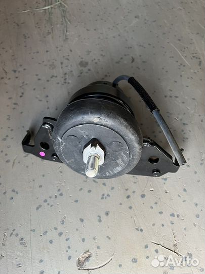 Подушка двигателя toyota land cruiser 200