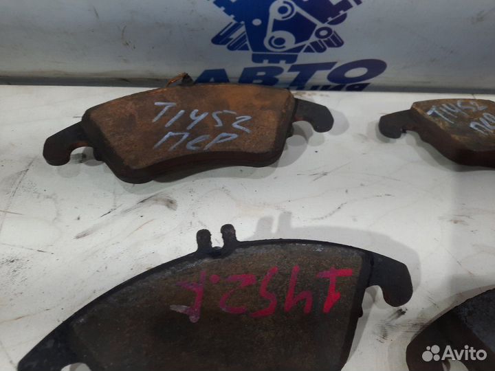 Колодки тормозные передние Mercedes E350 W212