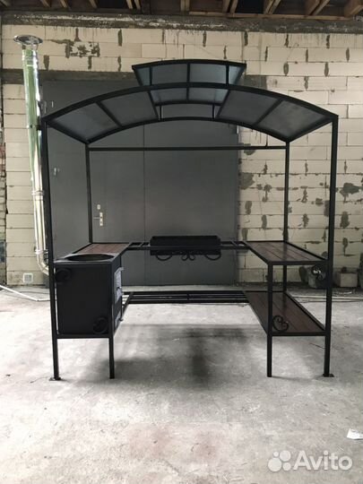 Мангал с крышей
