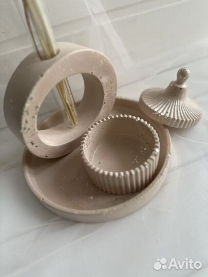 Набор из гипса (ваза, шкатулка, поднос)