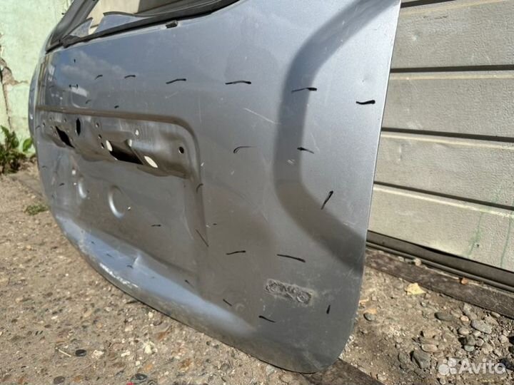 Крышка багажника Renault Duster 1