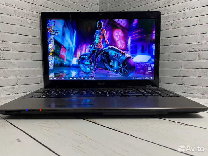 Игровой ноутбук Acer I7/2видеокарты/8Gb/SSD+HDD