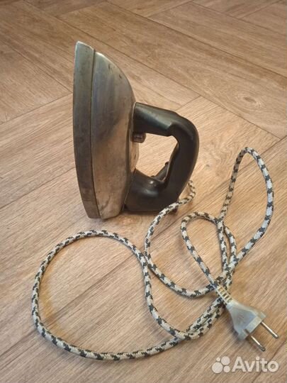 Утюги советские 3 шт