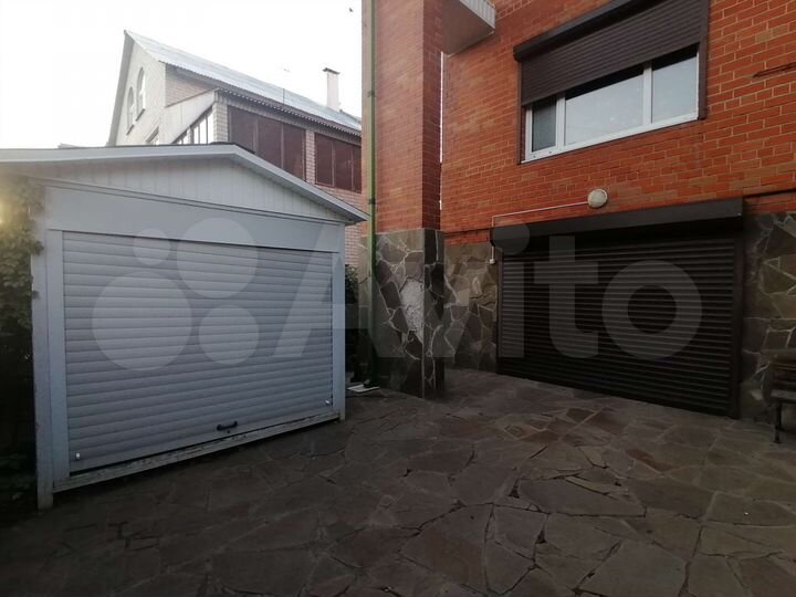 Дом 350 м² на участке 12 сот.