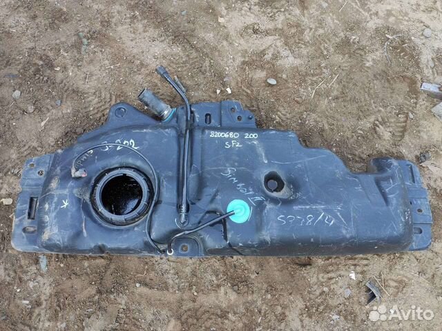 Бензобак на Renault Symbol 2 2010 года