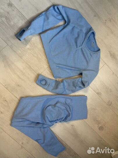 Женский костюм для фитнеса