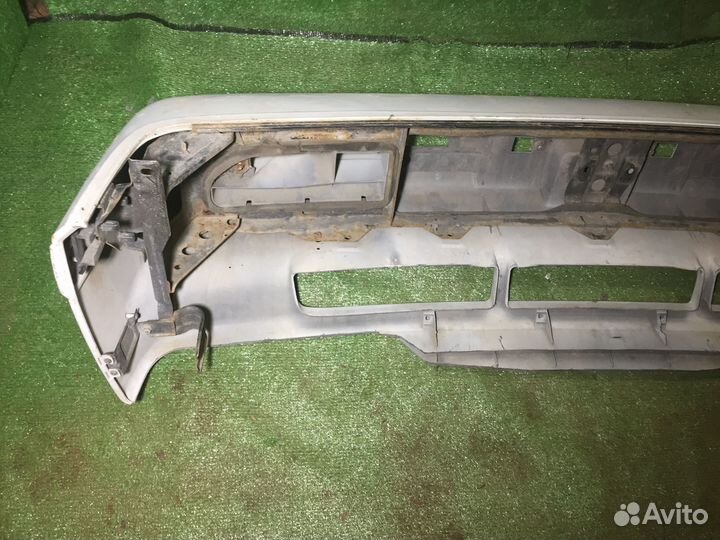 Бампер передний Mazda Bongo SS Белый с усилителем