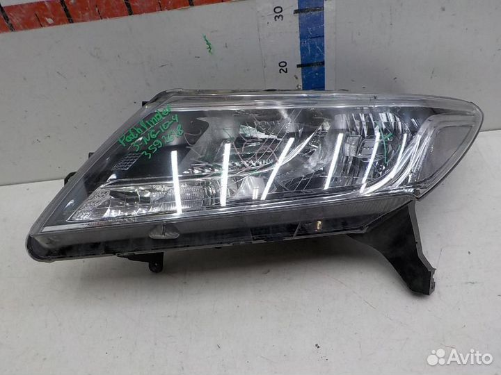 Фара левая Nissan Pathfinder