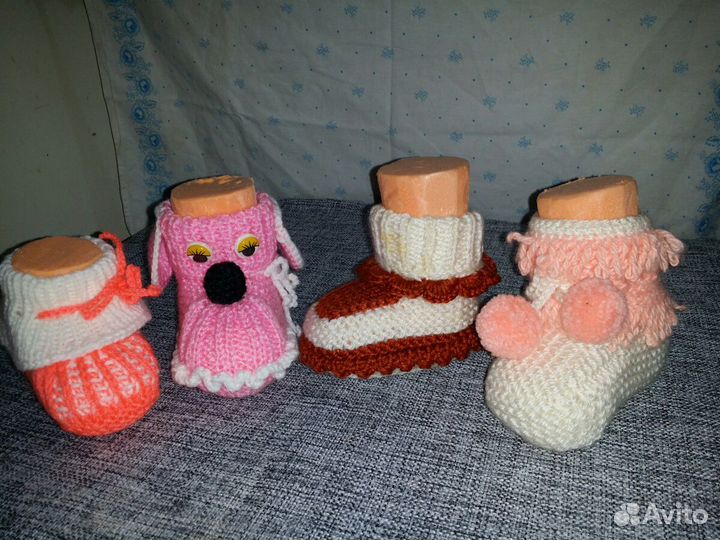 Продам - свяжу пинетки носочки варежки манишки шап
