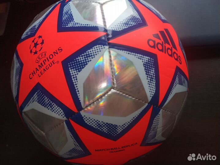 Футбольный мяч adidas оригинал немн.бу 5 Final UCL