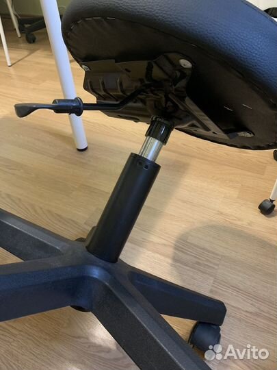 Стол для мастера маникюра. IKEA